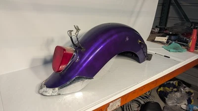 Luz trasera clásica Yamaha V Star 650 XVS650 1998-2015 guardabarros Foto 1 de 4