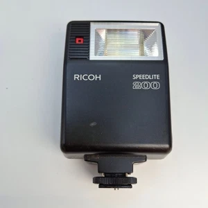 Ricoh Speedlite 200 Blitzgerät. Getestet / Funktioniert. *Sehr guter Zustand* (refB) - Bild 1 von 5
