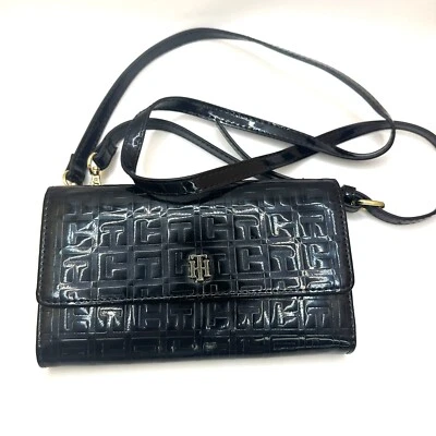 Tommy Hilfiger Negro Patente Logo Bandolera Cartera Cartera Grabado Bolso para Mujer’s Foto 1 de 4