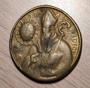 MEDALLA RELIGIOSA CATALUÑA NUESTRA SEÑORA DE MONTSERRAT SAN BENITO FALTA ANILLA - Picture 1 of 2