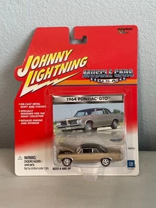 Pontiac GTO 2001 Johnny Lightning Muscle Cars EE. UU. 1964 tostado NUEVO - Imagen 1 de 11