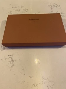 Louis Vuitton Small Leather Goods Box - Picture 1 of 4