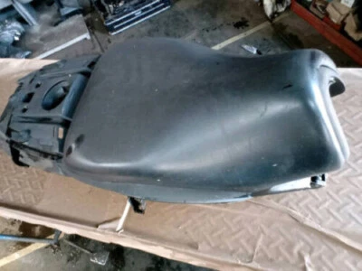 APRILIA SR 50 LC DITECH FACTORY SITZ SITZBANK FAHRERSITZ DOPPELSITZ POLSTER - Bild 1 von 4