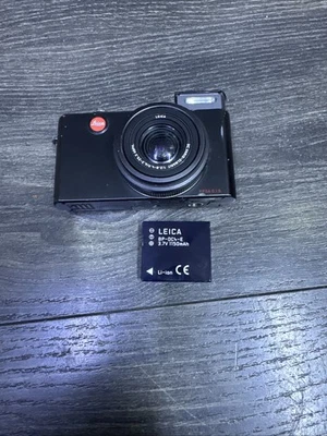 Leica D-LUX 3 10.0 MP Black Digital Compact Camera For Parts - Image 1 of 4
