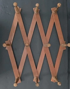Vintage Masterpieces in Wood Nasco 10 Peg Hanging Rack Yugoslavia - Picture 1 of 10