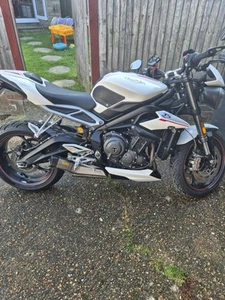 Triumph Street Triple 765 RS 2019 LOW MILEAGE - Picture 1 of 12