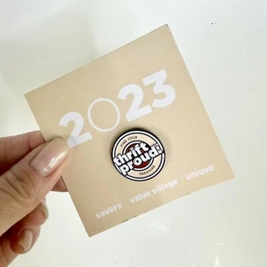 Savers Thrift Proud Shopping Nationalfeiertag Emaille Pin Neu 2023 Limited Edition - Bild 1 von 3