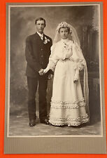 Cabinet Card Wedding Photo Groom & Bride w Beautiful Dress & Veil ~ Leigh Neb