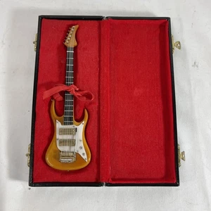 Mini Guitarra Juguete Vintage Regalo Músico Humor Modelo - Imagen 1 de 5
