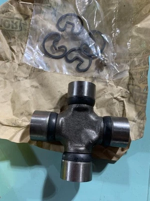 Moog 369 Universal Joint  Jeep CJ CJ5  Fit 100's Cars & Trucks - Image 1 of 4