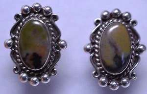 VINTAGE STERLING SILVER SOUTHWESTERN SCREWBACK AGATE EARRINGS  - Picture 1 of 3
