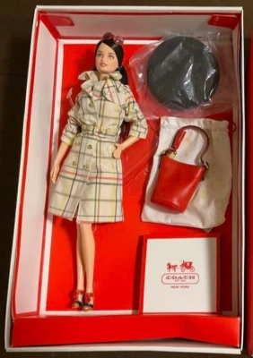 Muñeca Barbie Coach Mattel 2013 etiqueta dorada diseñada por Linda Kyaw ModelMuse figura Foto 1 de 4