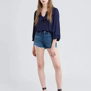 Levi’s 501 Womens Button Fly Cut-off Shorts in Medium Wash Sz 31 - Picture 1 of 7
