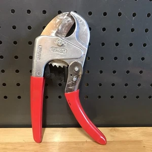 VICTOR VP-30  PVC Pipe Cutter  1/2” -1”  Cutting Capacity 13-2976  - Picture 1 of 4