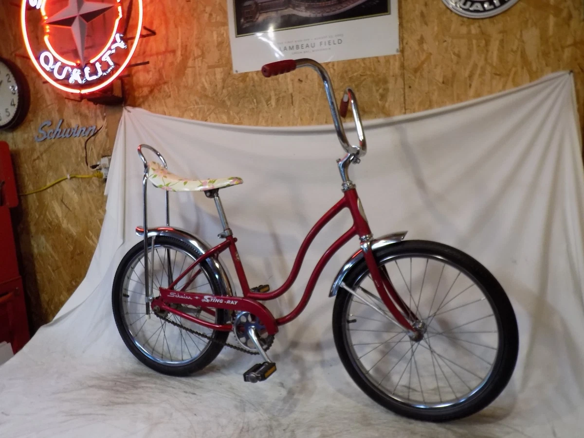 Vintage Schwinn Stingray Bike In Collectible Complete Bikes for