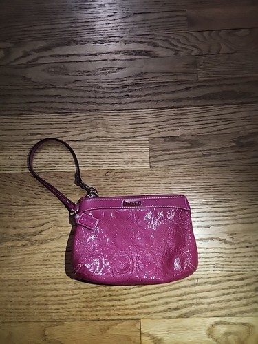 Coach Signature Braccialetto Borgogna Logo Goffrato Pelle Verniciata Lucida con Borsa