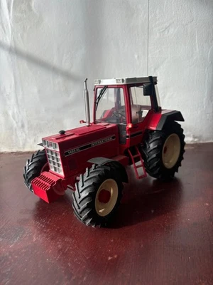 Universal Hobbies case/internations 1455Xl 1/16 scale model limited edition - Image 1 of 4