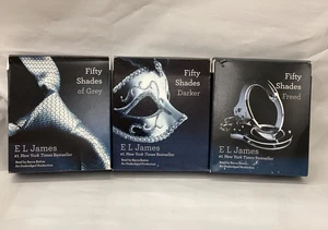 "FIFTY SHADES OF GREY" TRILOGY AUDIO BOOKS - DARKER & FREED 2012 - Foto 1 di 6