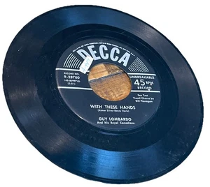 Guy Lombardo - Vaya Con Dios/With These Hands 9-28780 45rpm - Imagen 1 de 4