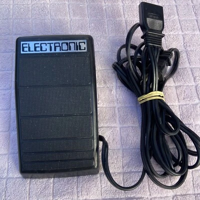 Sewing Machine Speed Control Foot Pedal: Bernina Bernette Funlock 4C-335B JAPAN - Image 1 of 3