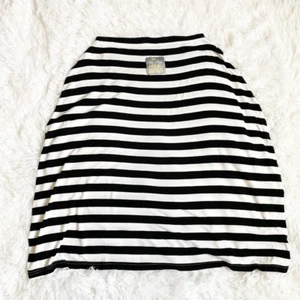Itzy Ritzy Milk Boss Black and White Striped Nursing Cover - Picture 1 of 5