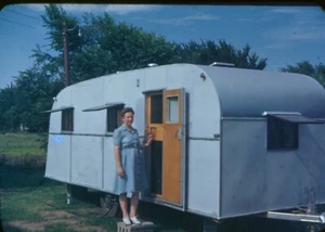 4 vintage 35mm slides woman trailer rv camper mobile home Hutchinson Kansas 1945 - Picture 1 of 4