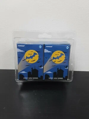 KIDROBOT BATMAN--VINYL MINI SERIES--FIGURE 2 PACK (NEW)  Sealed in packaging. - Image 1 of 4