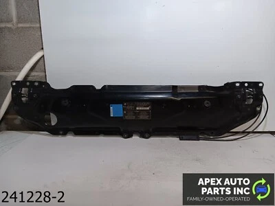 OEM 2004-2007 BMW 525i 2.5L UPPER RADIATOR SUPPORT PANEL - Imagem 1 de 4
