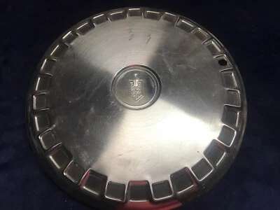 Un tapacubos original 1975 1976 Chevrolet Monte Carlo ** tipo de baja producción Foto 1 de 4