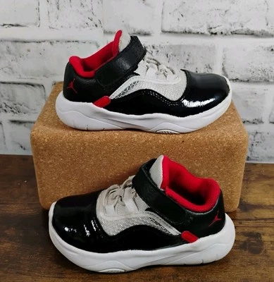 Zapatos Jordan 11 CMFT bajos (TD) para niños pequeños blancos-rojo universitario CZ0906-160 talla 9c Foto 1 de 4