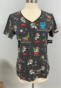 NWT Dickies Scrub Top S Christmas Rainbow Unicorn Sleigh All Day Scrubs Nurse - Picture 1 of 7
