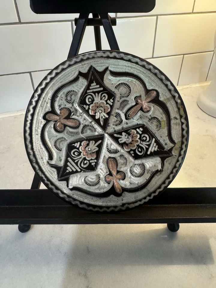 Plato artesanal grabado en cobre turco vintage de los años 40 hecho a mano Oriente Medio Foto 1 de 4