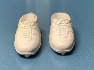 Mattel vintage? Barbie Ken Bambola Scarpe con Tacchetti Bianchi Made In Hong Kong Inv F - Foto 1 di 6