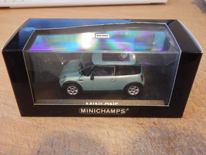 MINICHAMPS 1/43 MINI ONE HATCH in light metallic green (MINI dealer box) - Picture 1 of 5