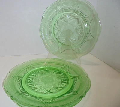 3 platos de cena Hazel Atlas Royal encaje verde uranio depresión vidrio 10" Foto 1 de 4