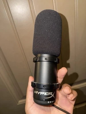 Micrófono condensador USB HyperX QuadCast para juegos Foto 1 de 3