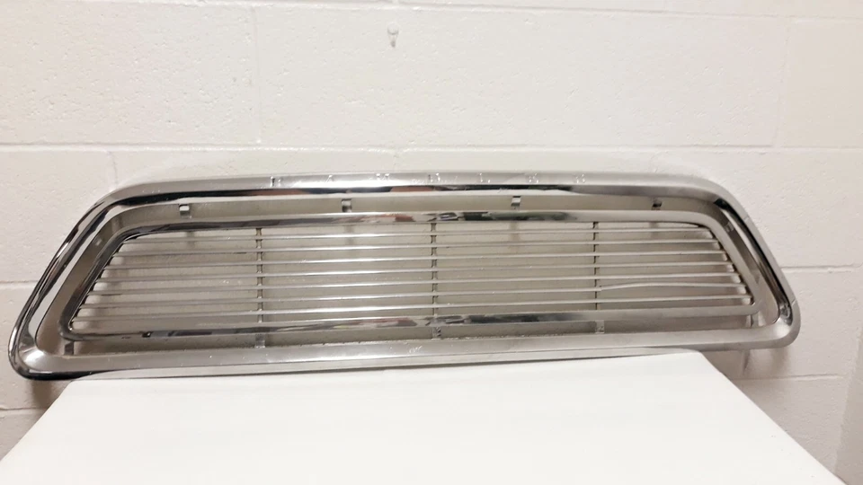 Решетка на заказ 1962 AMC Rambler American Deluxe 3464621 от оригинального производителя - Изображение 1 из 4