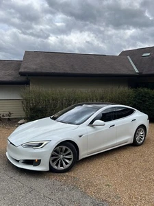 2016 Tesla Model S - Picture 1 of 11