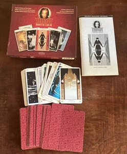 TAROT MARITA LIULIA - 78 CARTAS Y LIBRO EN CAJA - Imagen 1 de 9