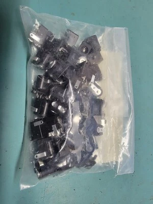 PJ-202BH power barrel connector jack 2.50mm t.h. right angle. 42 available Foto 1 de 2