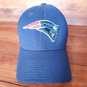 Vintage Reebok New England Patriots Hat Fitted Authentic Sideline NFL Football - Picture 1 of 8