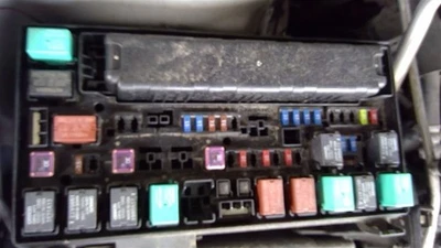 Caja de fusibles compartimento de motor EX compatible con 11 13-17 Odyssey 483577 Foto 1 de 4