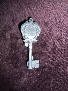 Disney Pins The Lost Keys of Disneyland 2012 Haunted Mansion Annual Passholder