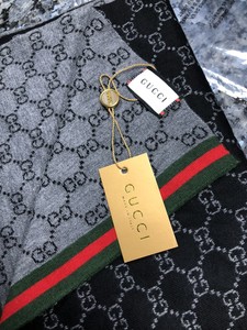 gucci scarves womens