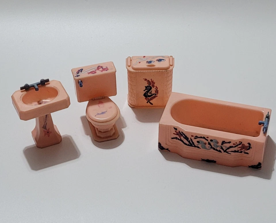 Juego de baño vintage para casa de muñecas Renwal rosa estampado años 50 plástico 1:16 Foto 1 de 4
