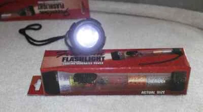 LINTERNA FREEDOM Shake Activada no necesita pilas Foto 1 de 4