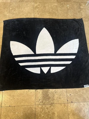 RARA Adidas Trifolio Grande Logo Polar Manta Negro Blanco Originales 60x48 Foto 1 de 4