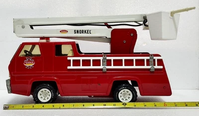 Camión de bomberos/bomba de motor Tonka Snorkel 13200 vintage años 70, acero prensado de 17" Foto 1 de 4