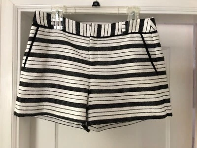 Pantalones cortos a rayas ELLE para mujer en blanco y negro, talla 8, canasta Foto 1 de 4