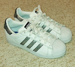adidas superstar glitter womens trainers in silver white